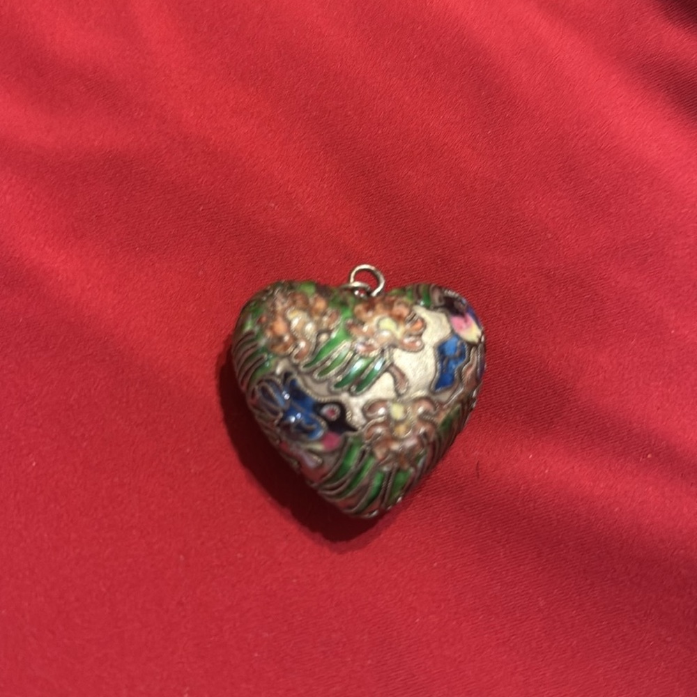 Cloisonné Heart-Shaped Floral Pendant - Picture 3 of 5
